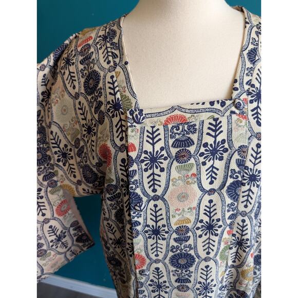 Women's Vintage Short Kimono Style Jacket Silk Size Medium Size Large - Picture 4 of 8